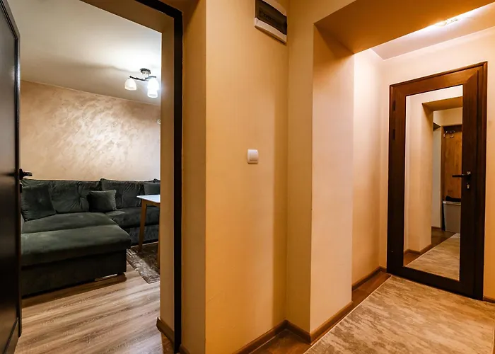 къща с за - *