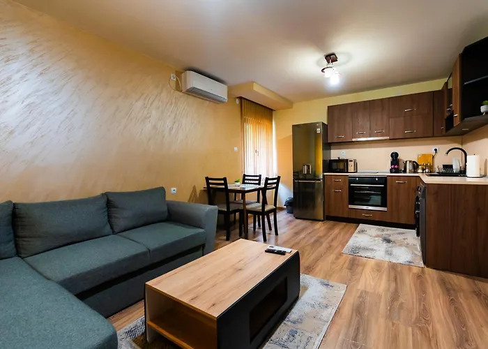 къща с за - Pleven