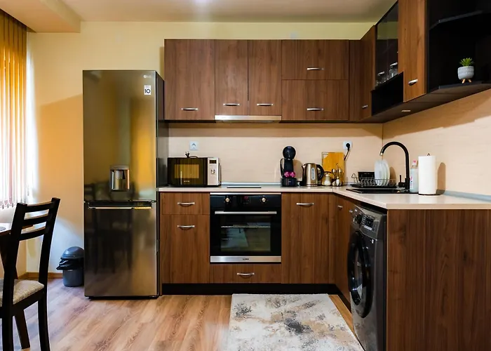 къща с за - *